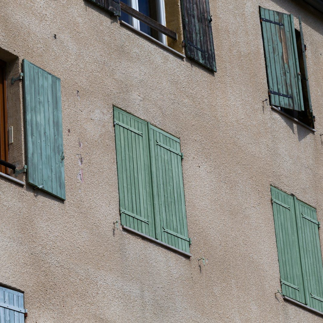 Nettoyage par drone de façade d'une résidence